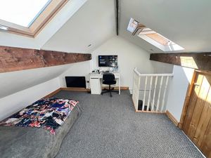 Loft room- click for photo gallery